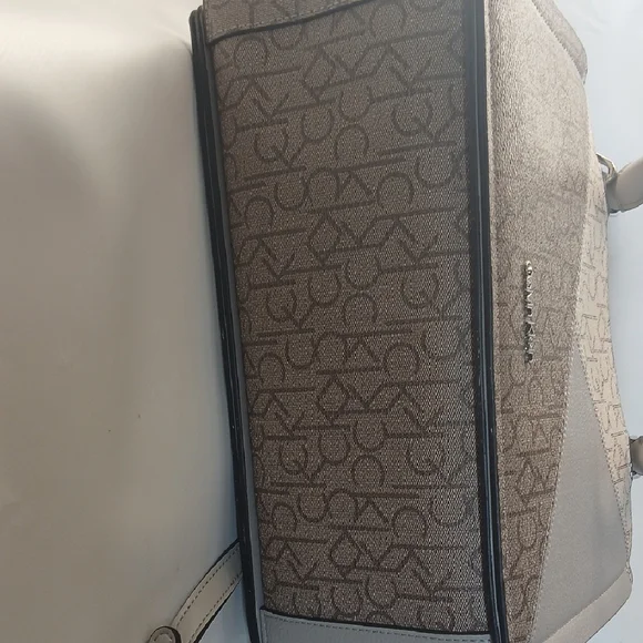 Calvin Klein Gray and White Satchel with Structured Design NWOT - Picture 7 of 9